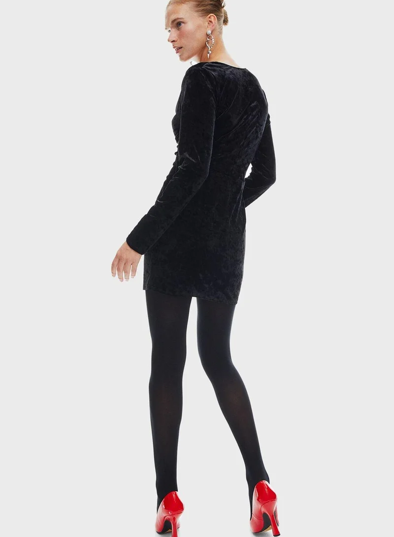 اتش اند ام فستان مخمل مزين بفتحة